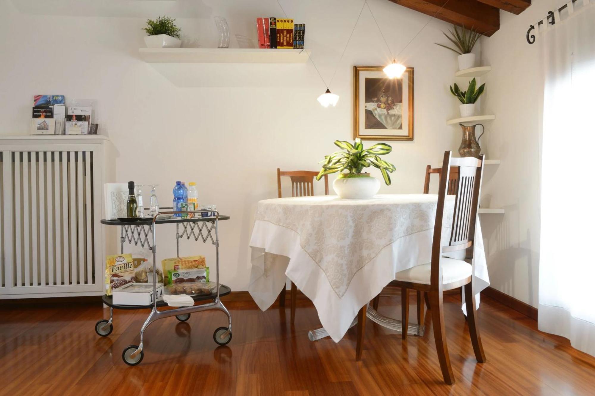 Apartment Deluxe Isola Di Mezzo Treviso Buitenkant foto
