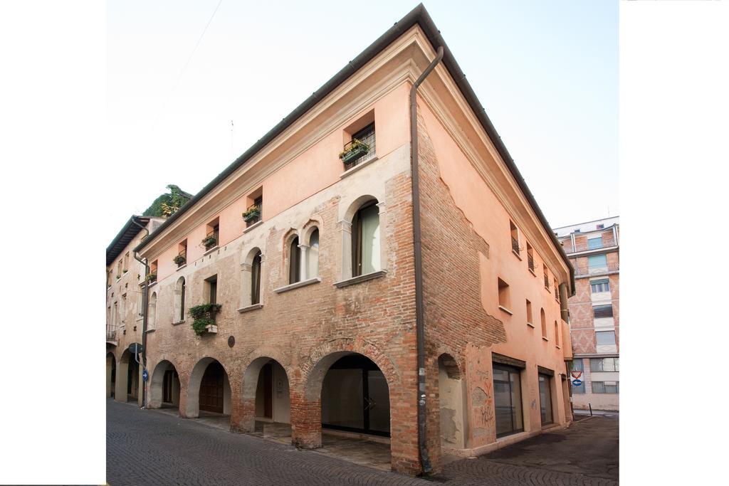 Apartment Deluxe Isola Di Mezzo Treviso Kamer foto